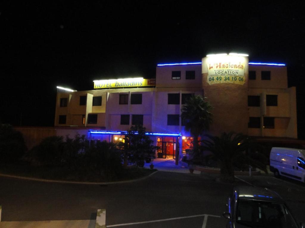 Hotel L'Hacienda マルティーグ エクステリア 写真