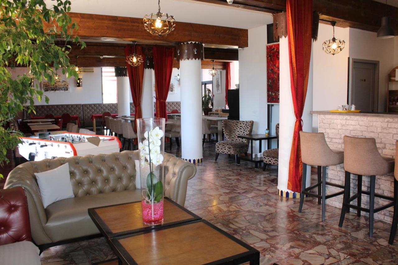 Hotel L'Hacienda マルティーグ エクステリア 写真